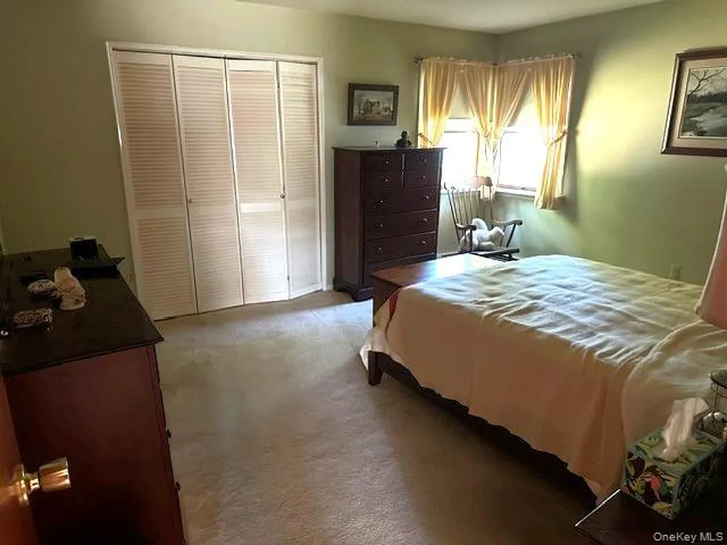 94 Arlington Road Ronkonkoma NY 11779