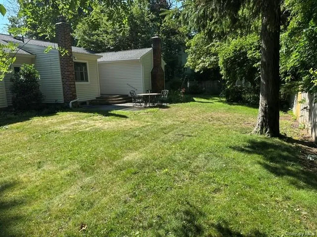 94 Arlington Road Ronkonkoma NY 11779