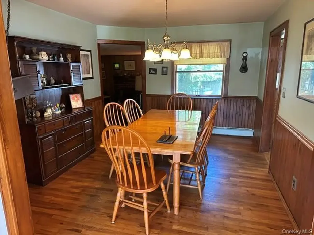 94 Arlington Road Ronkonkoma NY 11779