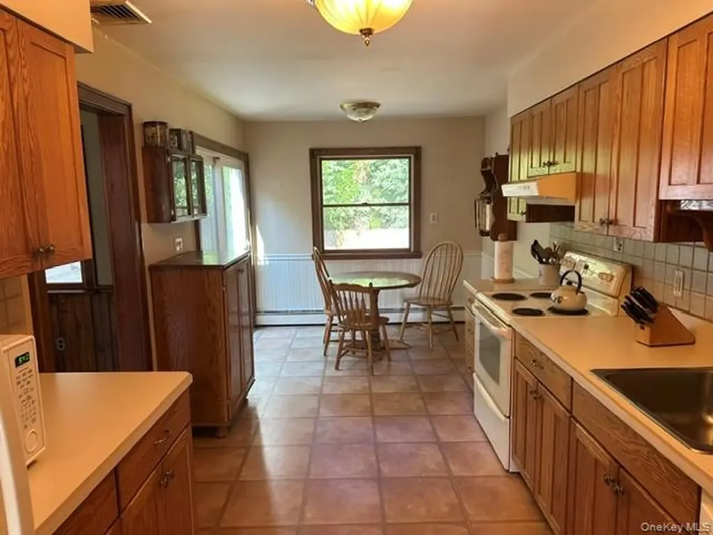 94 Arlington Road Ronkonkoma NY 11779