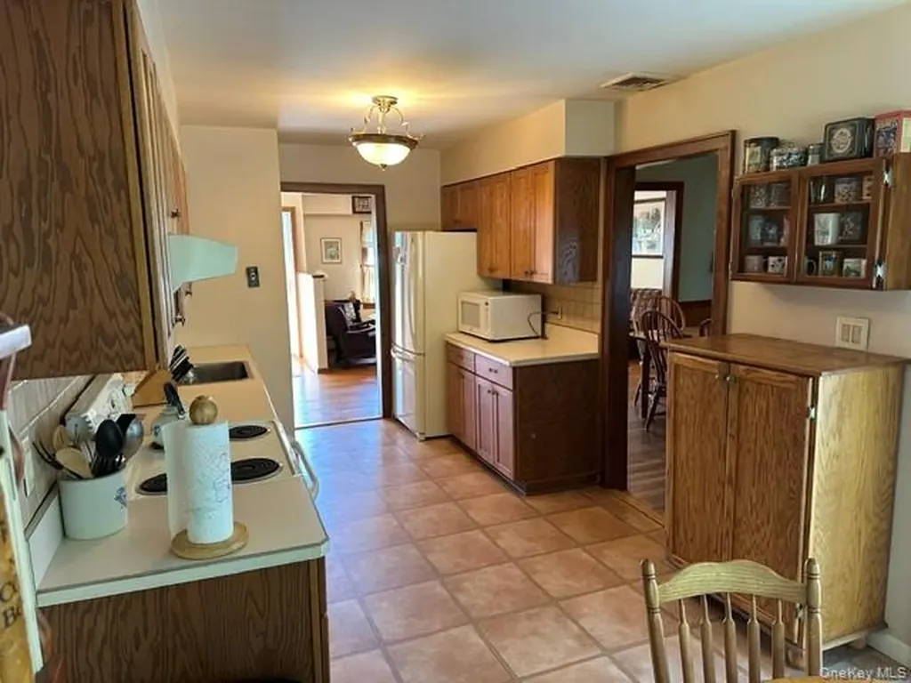 94 Arlington Road Ronkonkoma NY 11779