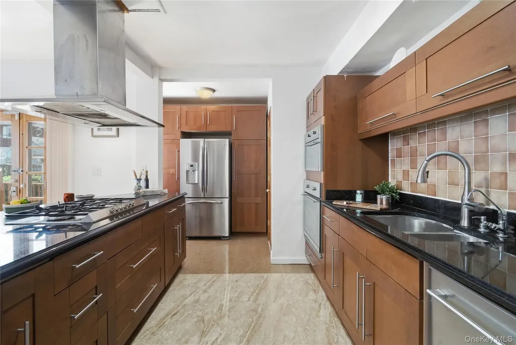 2934 161st Street Flushing NY 11358