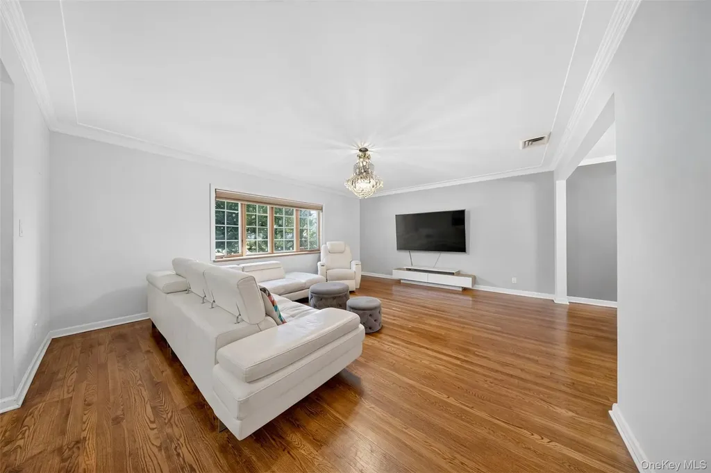 218-21 Stewart Road Hollis Hills NY 11427
