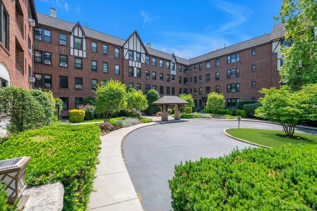 240 Bronxville Road Bronxville NY 10708