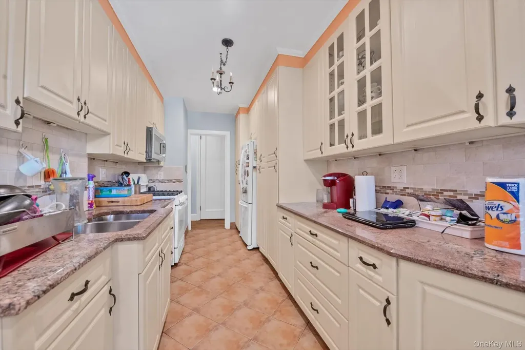 240 Bronxville Road Bronxville NY 10708