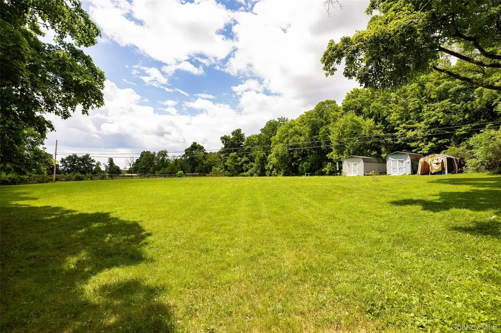 357 Pumpkin Lane Clinton Corners NY 12514