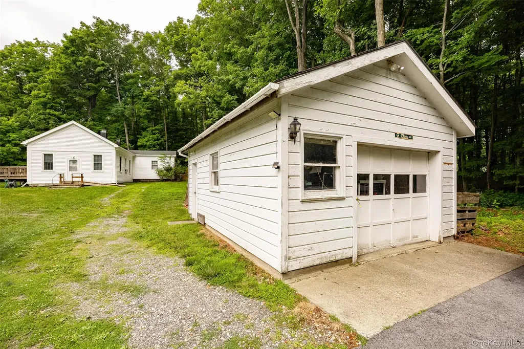 357 Pumpkin Lane Clinton Corners NY 12514