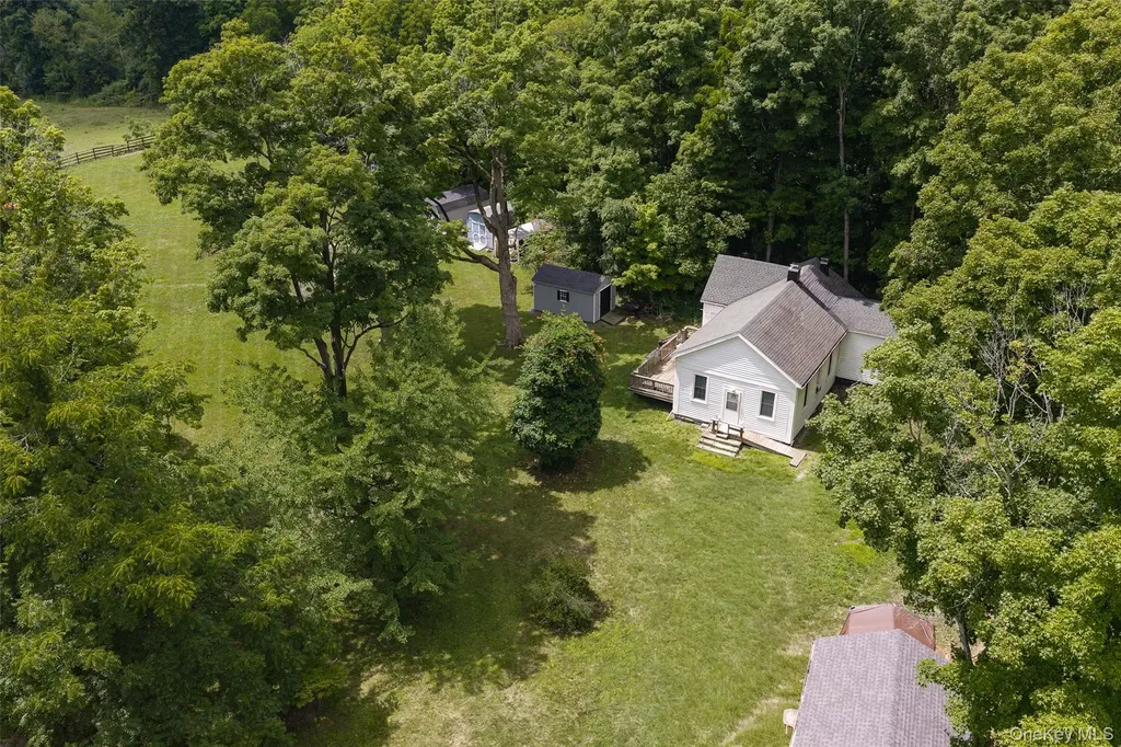 357 Pumpkin Lane Clinton Corners NY 12514