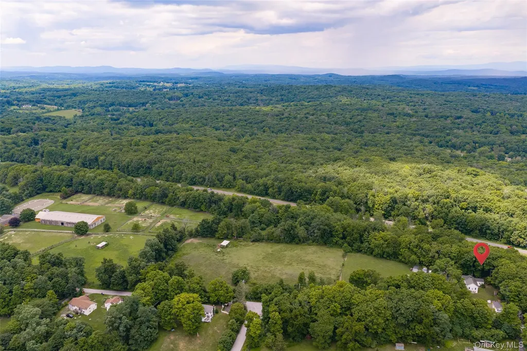 357 Pumpkin Lane Clinton Corners NY 12514
