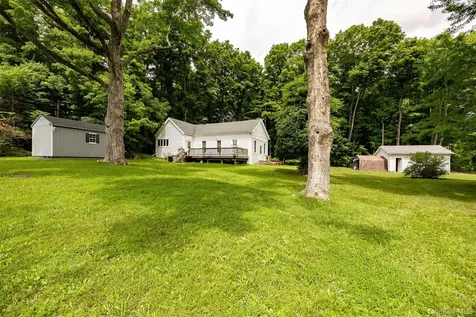 357 Pumpkin Lane Clinton Corners NY 12514