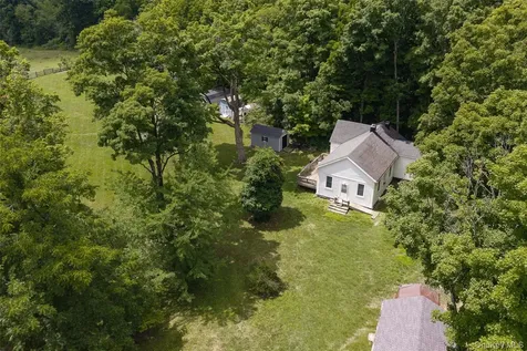 357 Pumpkin Lane Clinton Corners NY 12514