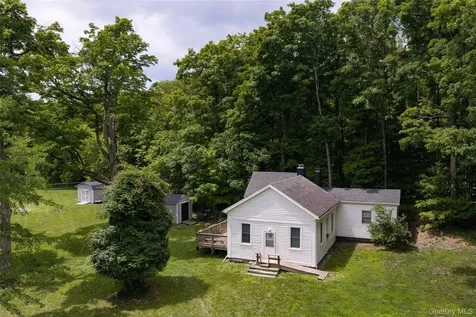 357 Pumpkin Lane Clinton Corners NY 12514