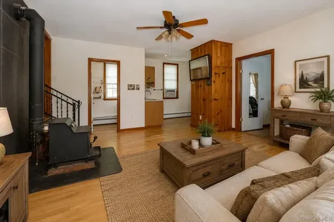 357 Pumpkin Lane Clinton Corners NY 12514
