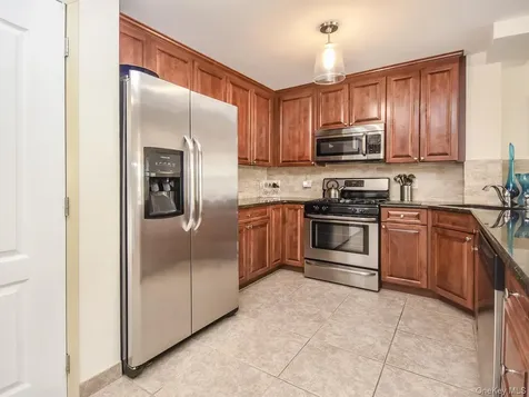 200 Carney Street Glen Cove NY 11542