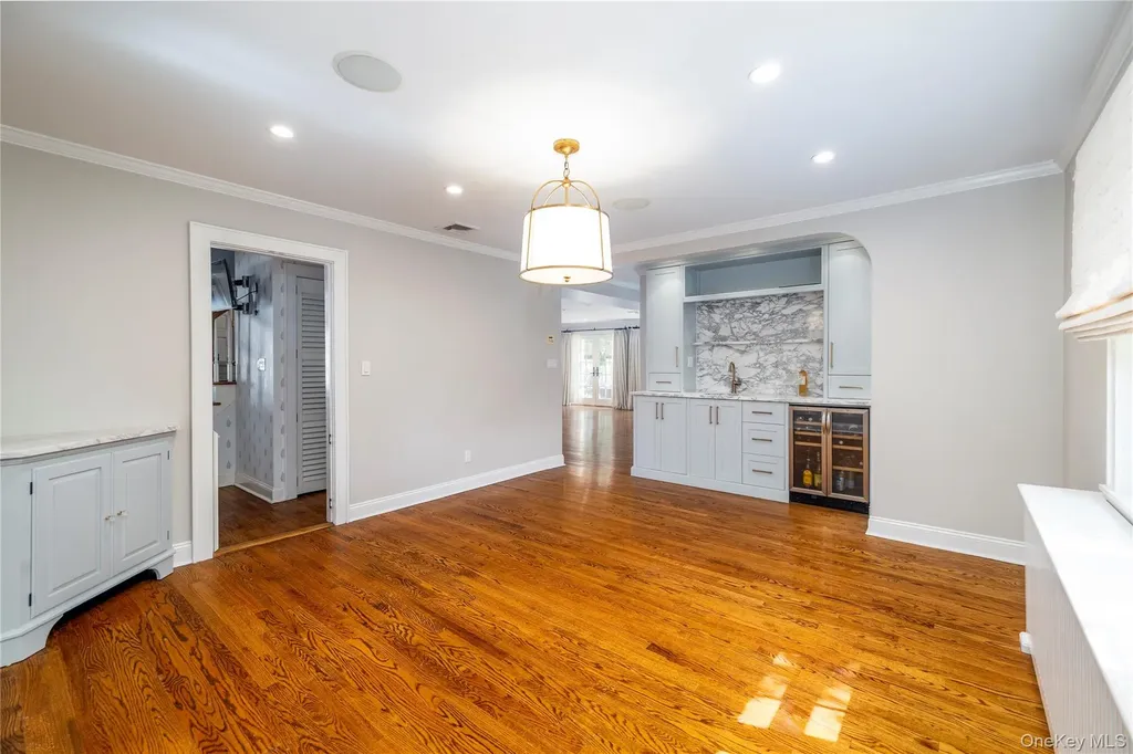 7 Yorkshire Road Rockville Centre NY 11570