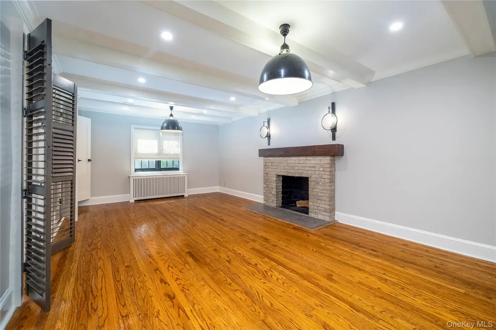 7 Yorkshire Road Rockville Centre NY 11570
