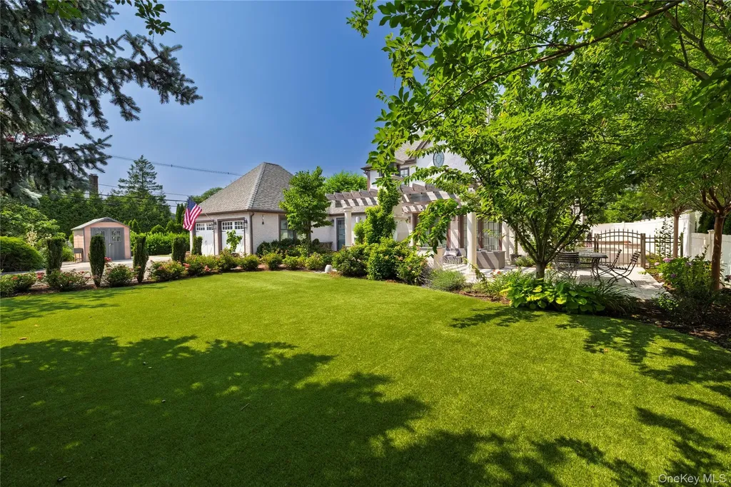 7 Yorkshire Road Rockville Centre NY 11570