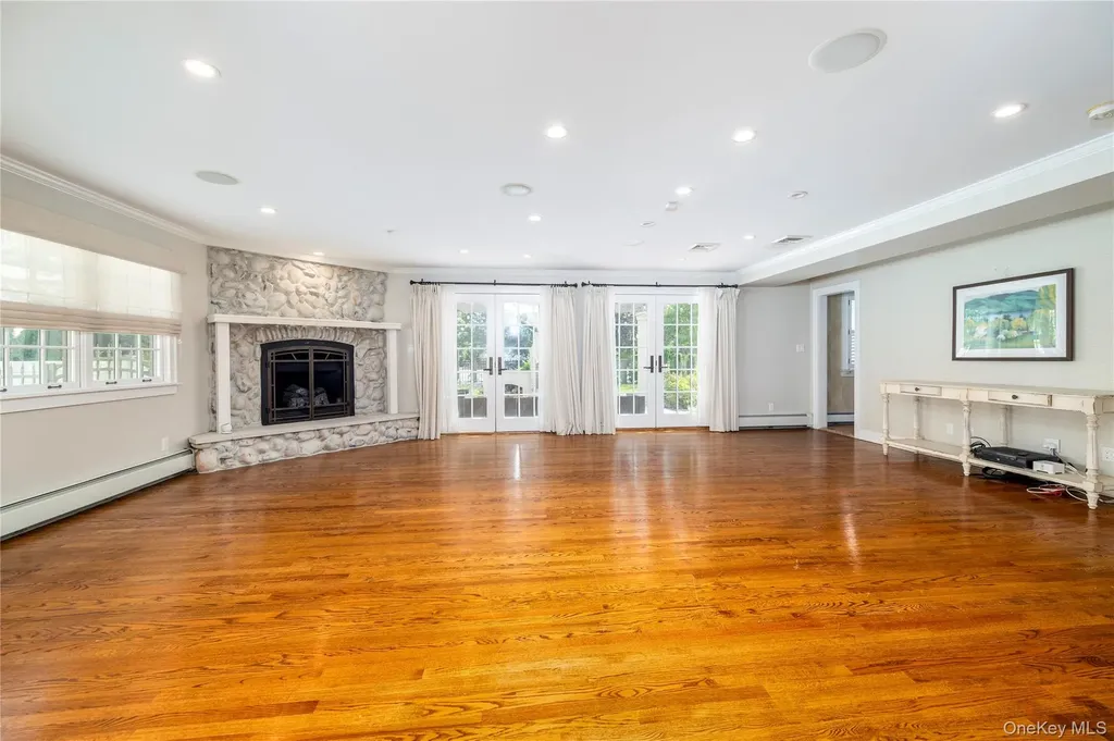 7 Yorkshire Road Rockville Centre NY 11570