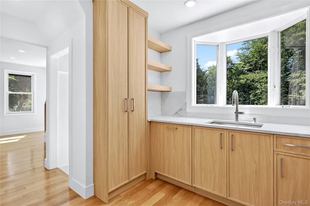 118 Willow Street Roslyn Heights NY 11577