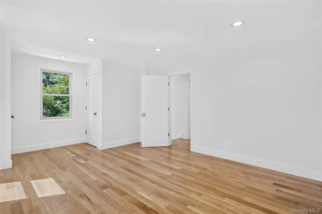 118 Willow Street Roslyn Heights NY 11577