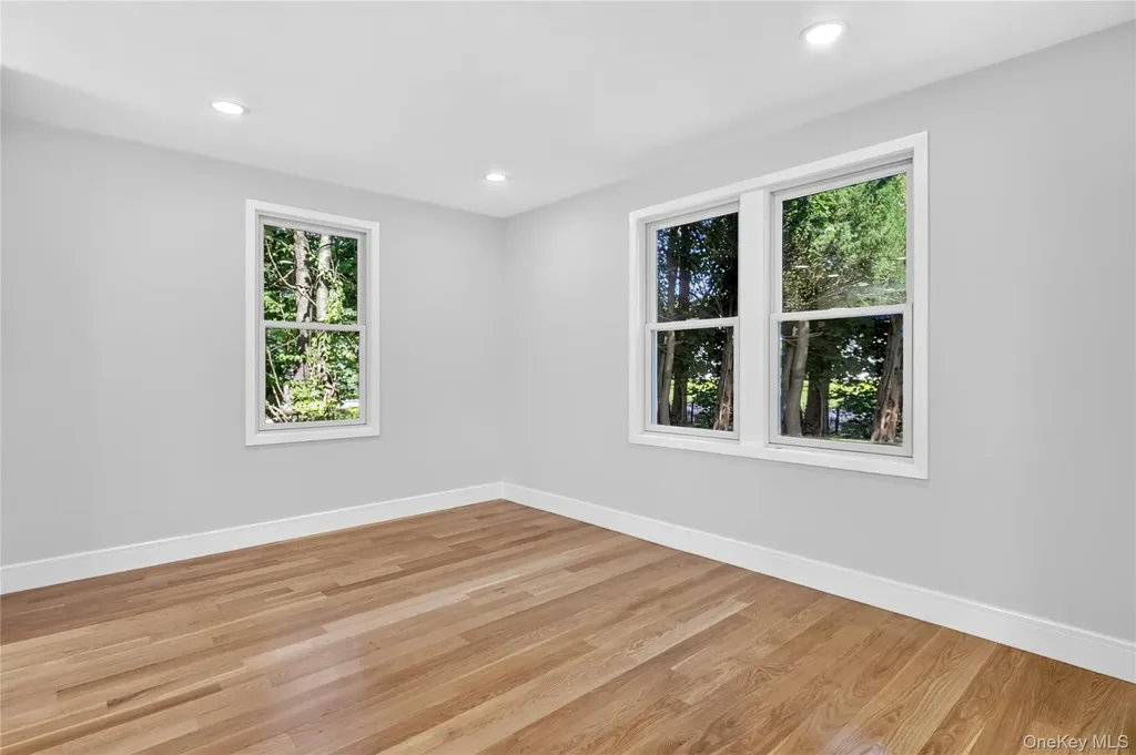 118 Willow Street Roslyn Heights NY 11577