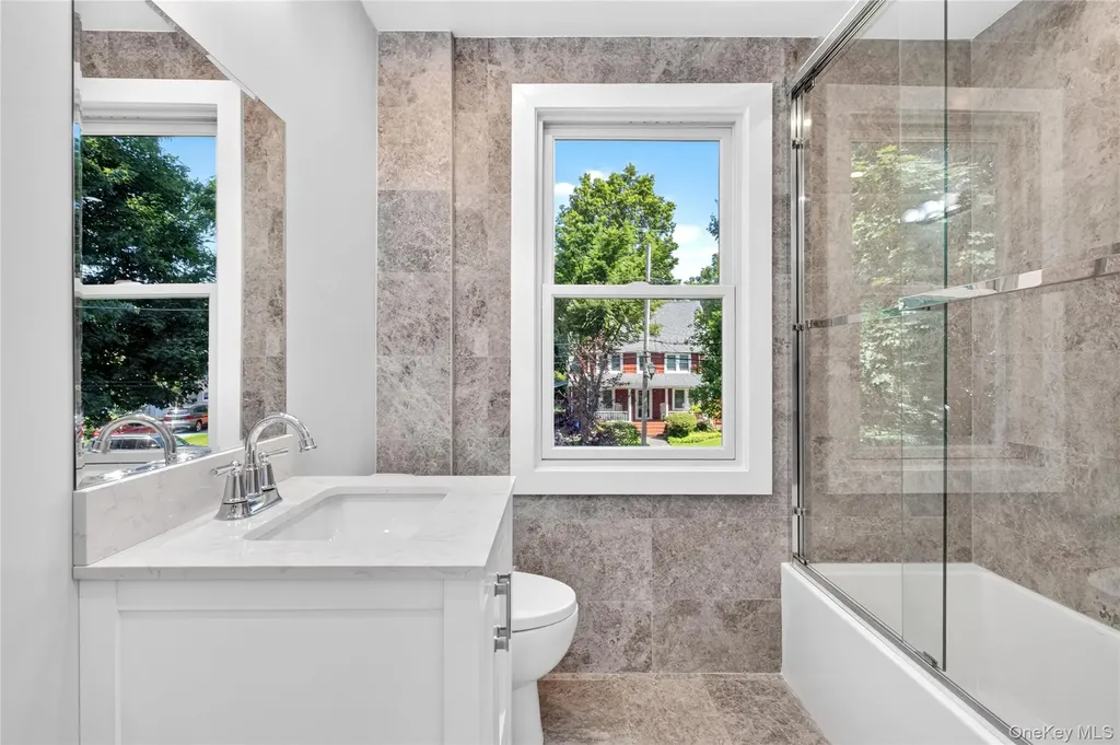 118 Willow Street Roslyn Heights NY 11577