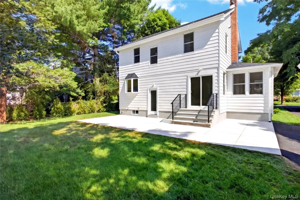 118 Willow Street Roslyn Heights NY 11577