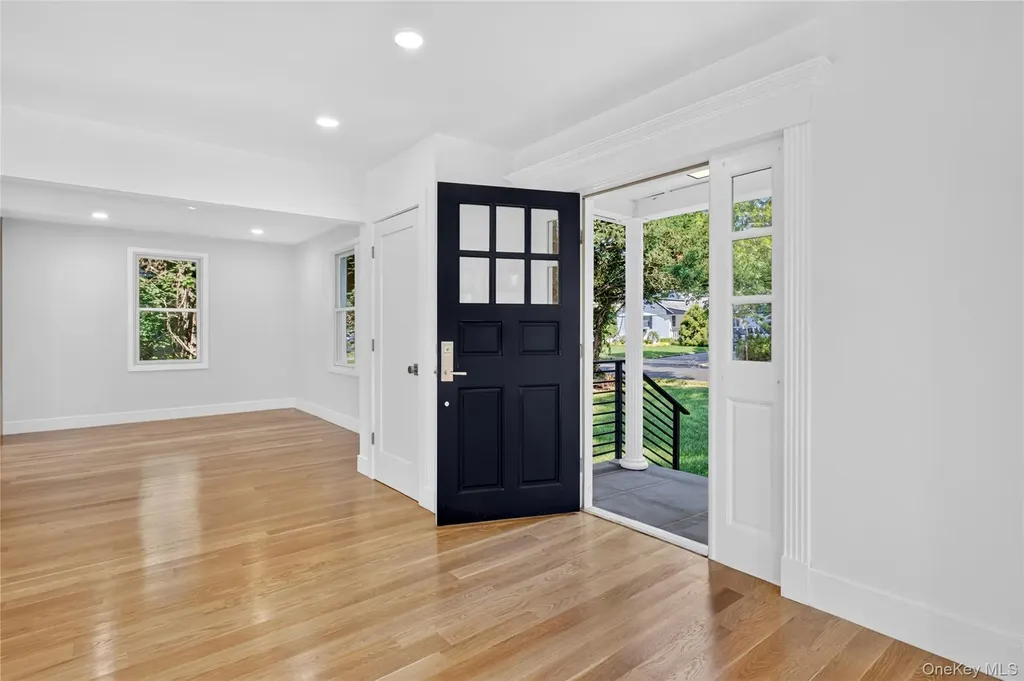 118 Willow Street Roslyn Heights NY 11577