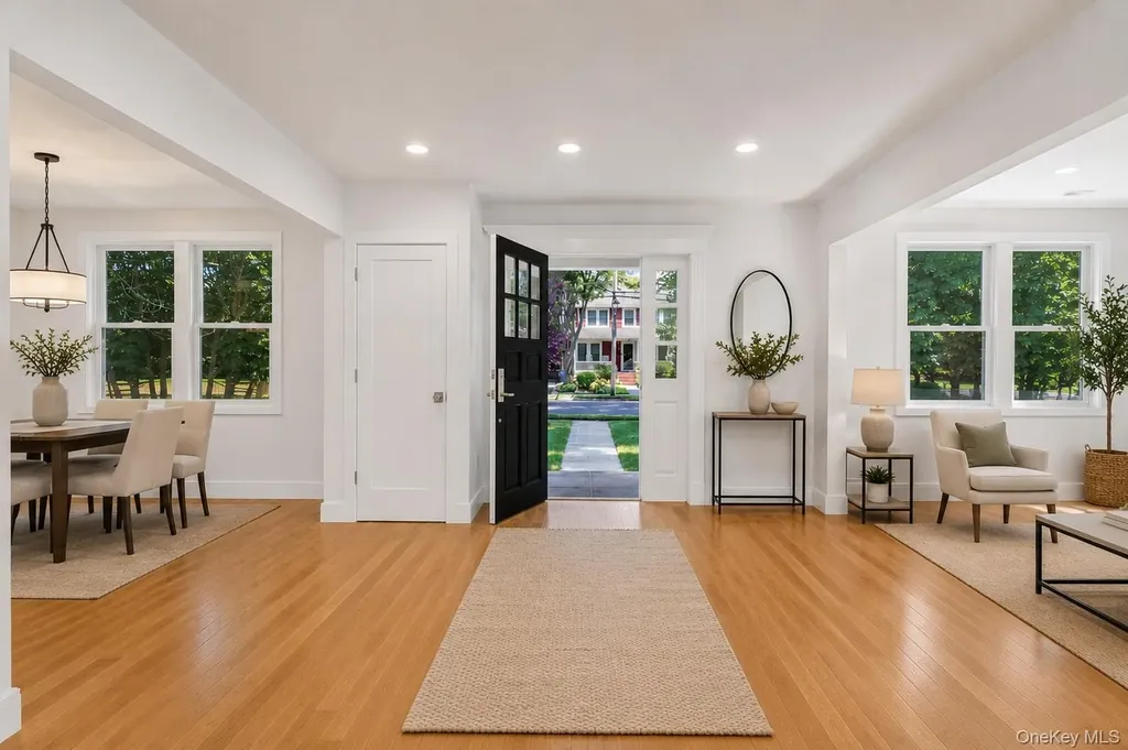 118 Willow Street Roslyn Heights NY 11577
