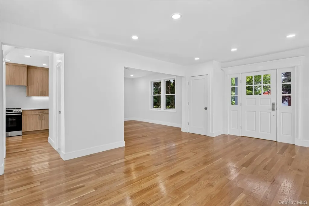 118 Willow Street Roslyn Heights NY 11577