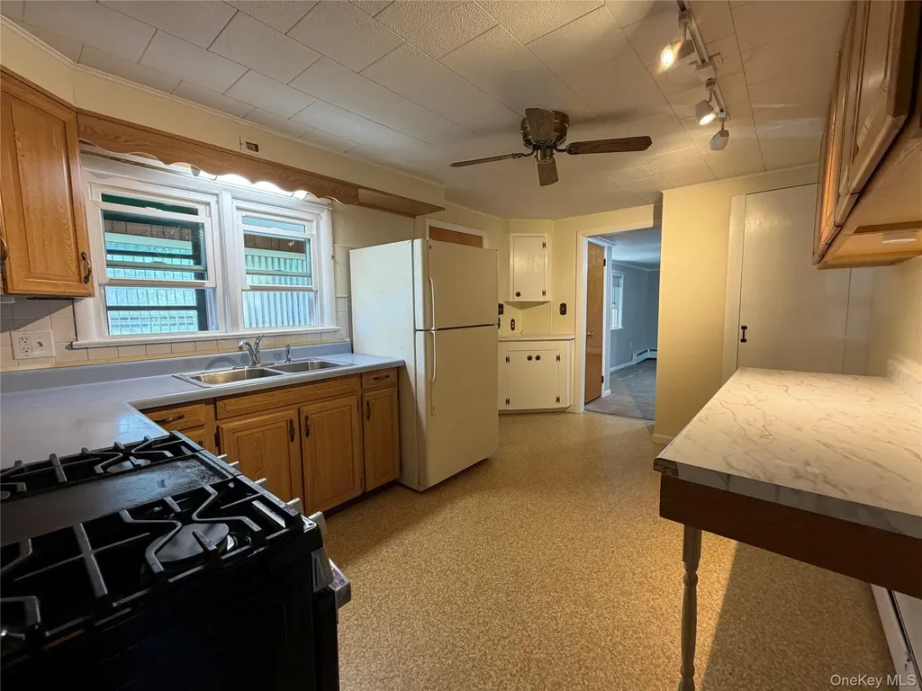 1390 Kings Highway Chester NY 10918
