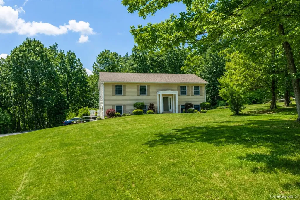 564 Clove Road Monroe NY 10950