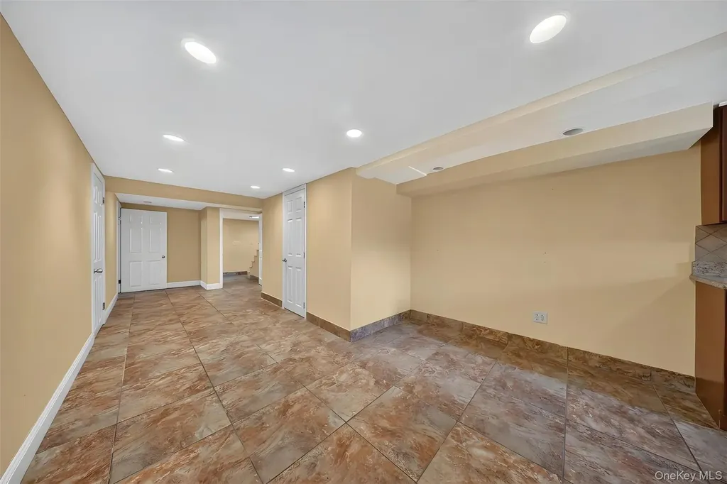 25-36 163rd Street Flushing NY 11358
