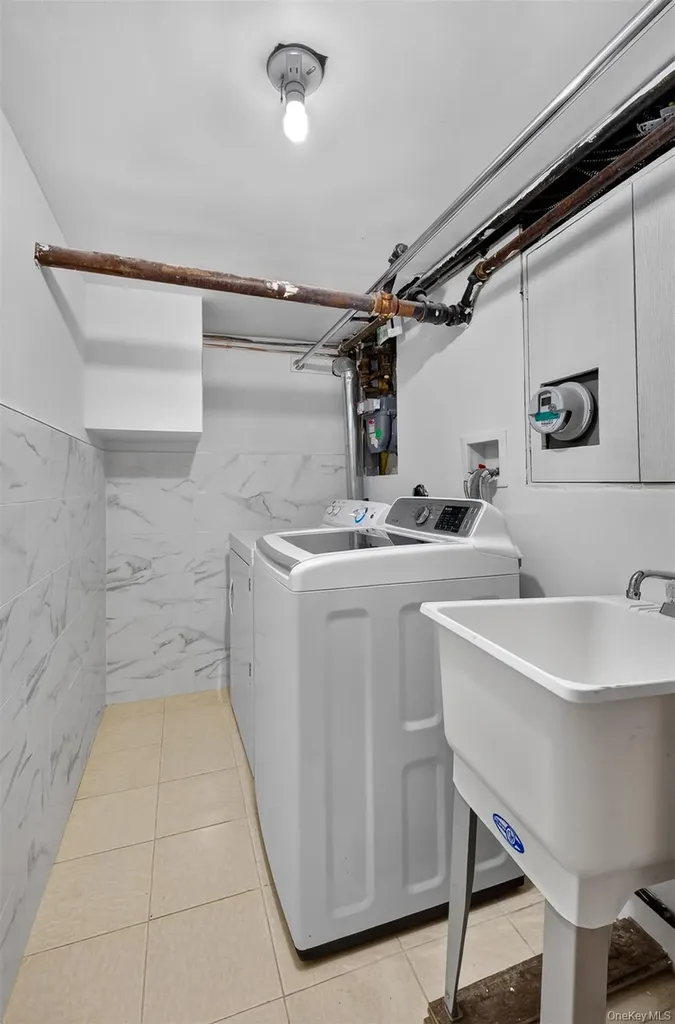 25-36 163rd Street Flushing NY 11358