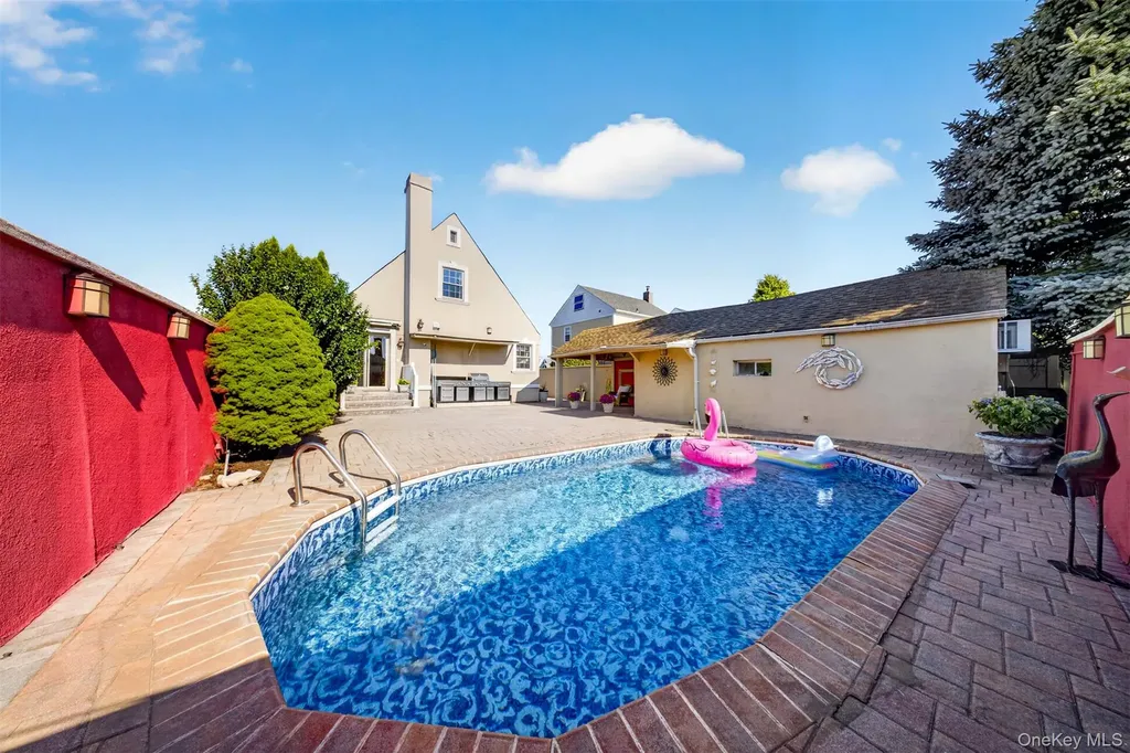 25-36 163rd Street Flushing NY 11358