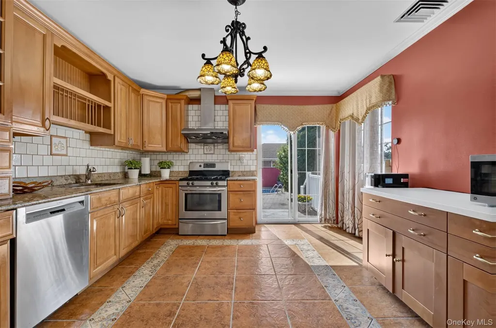 25-36 163rd Street Flushing NY 11358