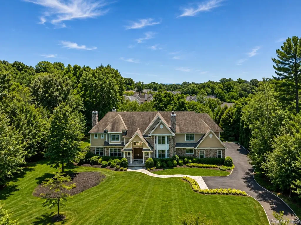 1 Bromley Court Muttontown NY 11791
