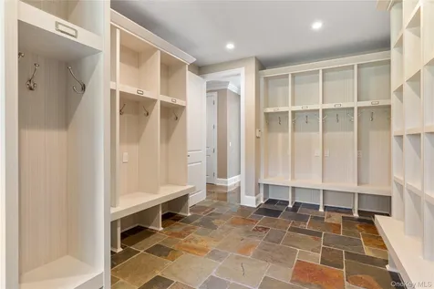 1 Bromley Court Muttontown NY 11791