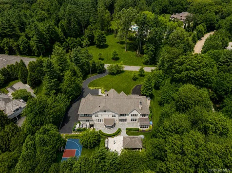 1 Bromley Court Muttontown NY 11791