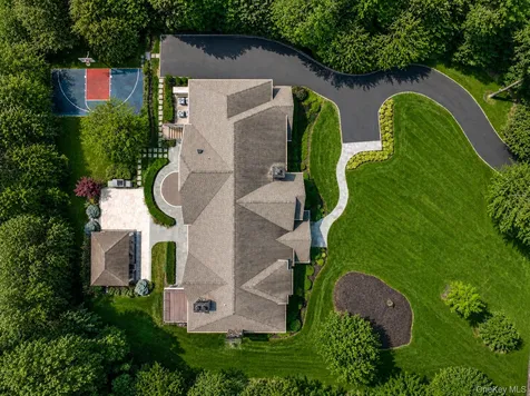 1 Bromley Court Muttontown NY 11791
