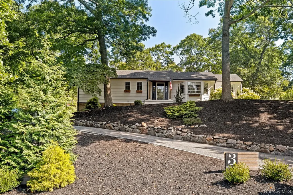 3 Russell Drive Wading River NY 11792