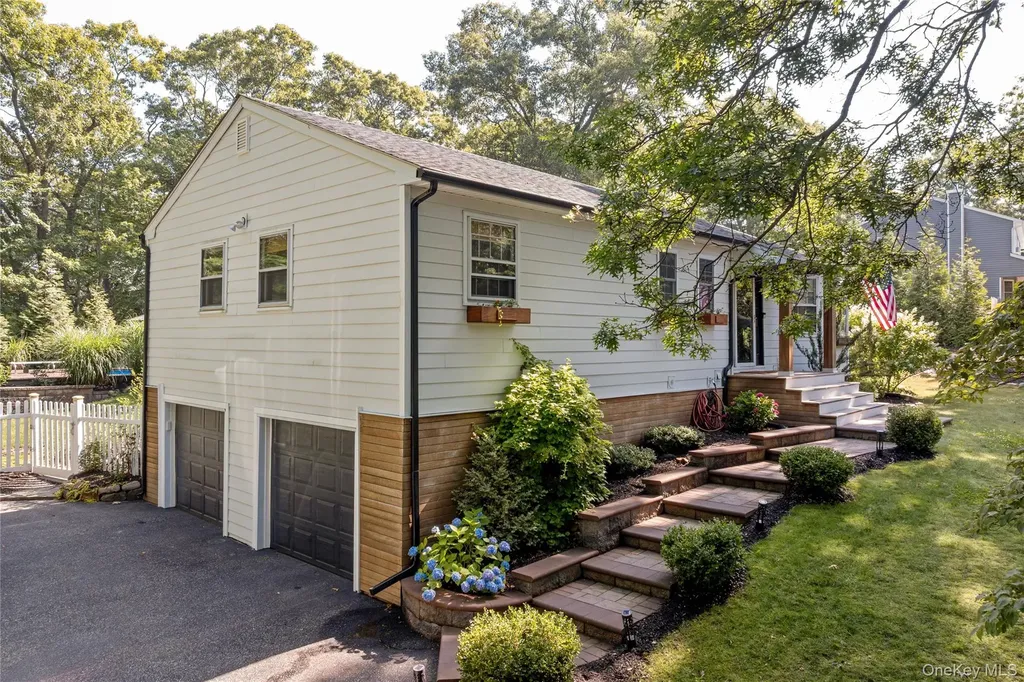 3 Russell Drive Wading River NY 11792