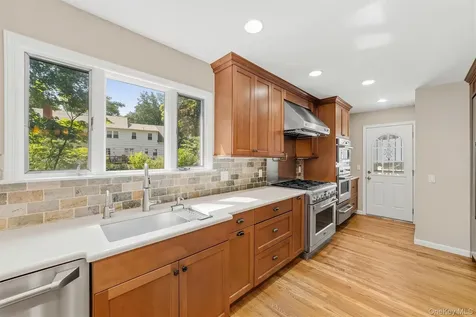 40 Sammis Lane White Plains NY 10605