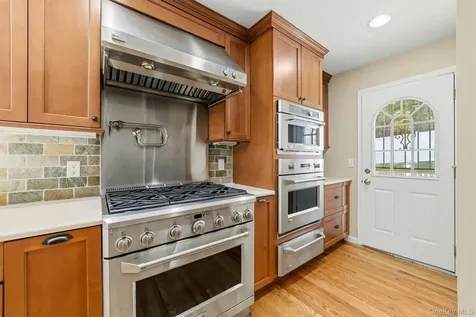 40 Sammis Lane White Plains NY 10605