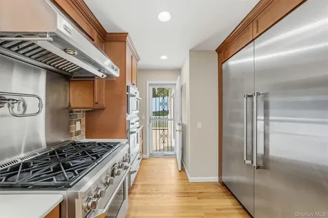 40 Sammis Lane White Plains NY 10605