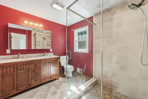 40 Sammis Lane White Plains NY 10605
