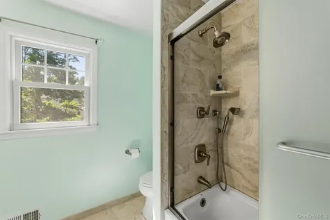 40 Sammis Lane White Plains NY 10605