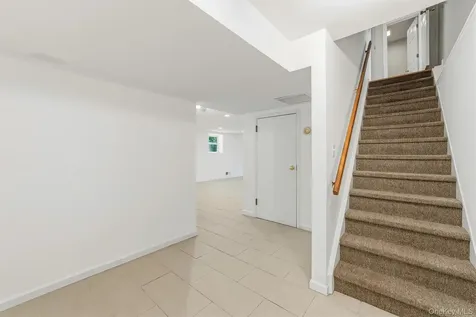 40 Sammis Lane White Plains NY 10605