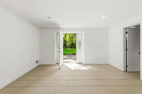 40 Sammis Lane White Plains NY 10605