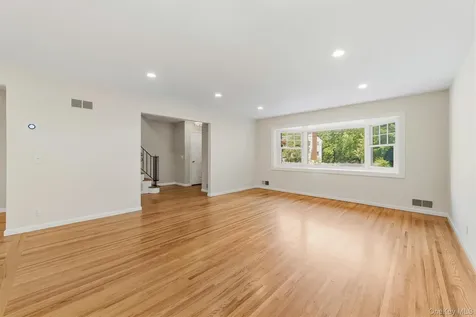 40 Sammis Lane White Plains NY 10605